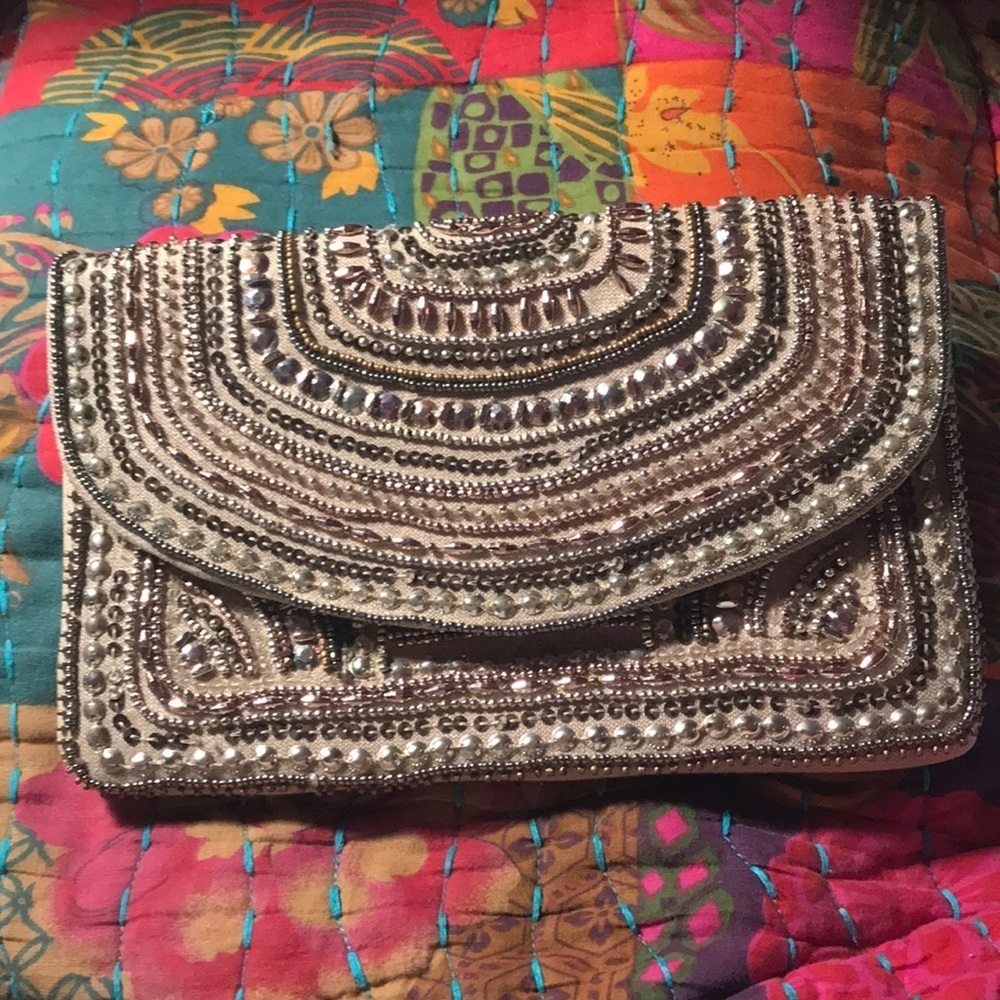 2 Chic Beaded Clutch. NWT - Picture 3 of 14